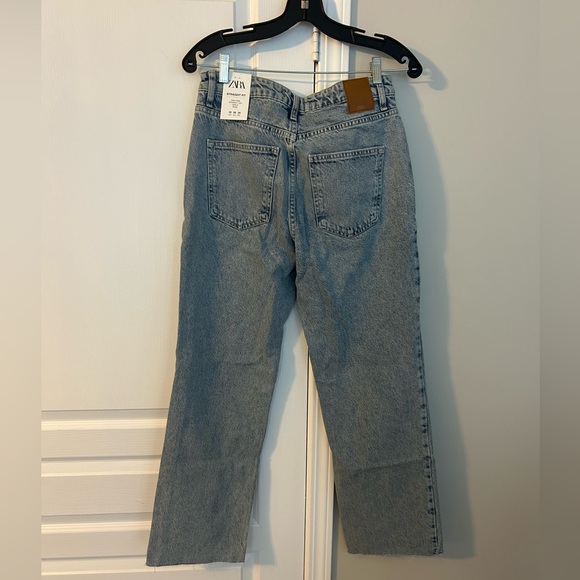 Zara Straight Fit Jeans - Picture 2 of 3